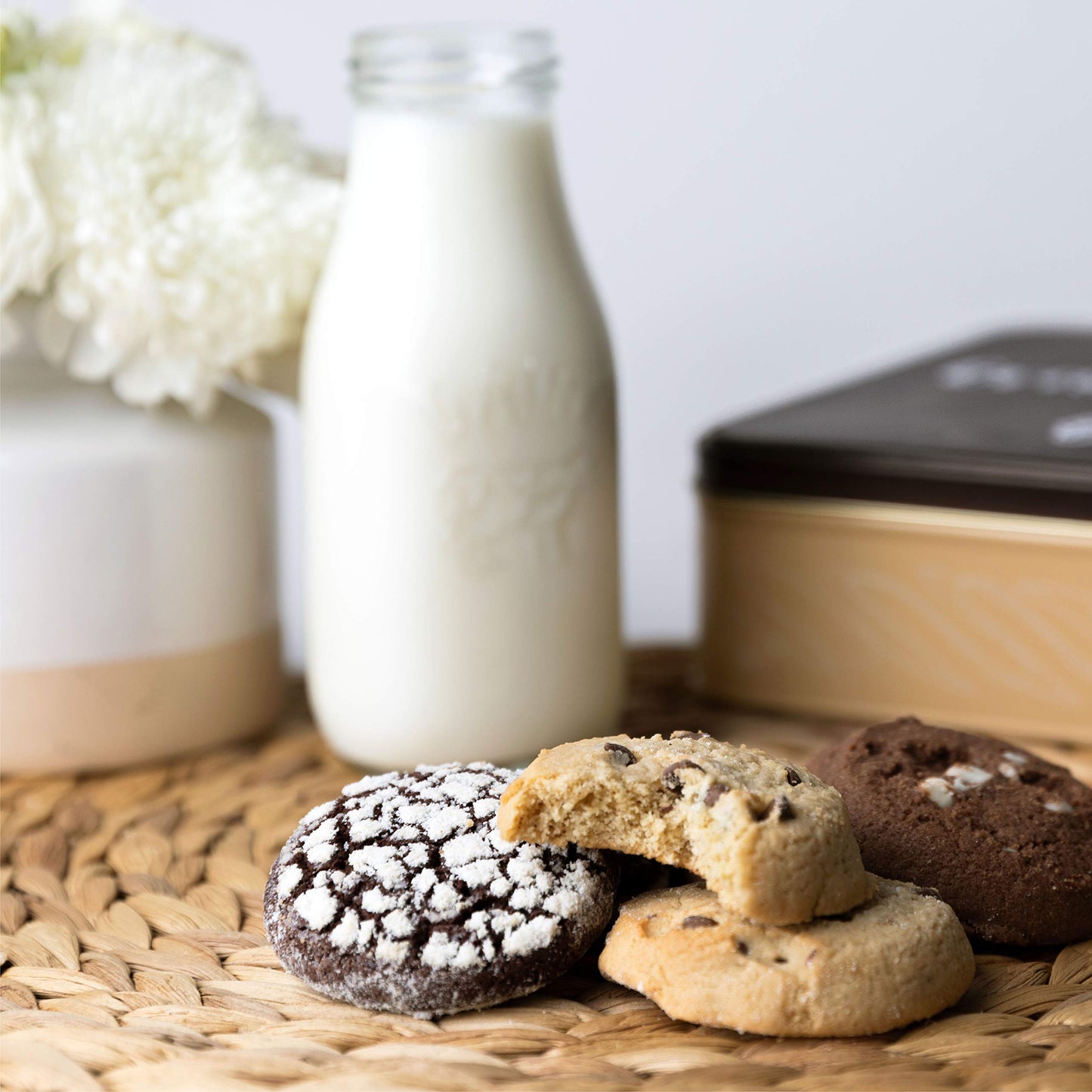 Granny Bellas Fathers Day Gift Basket, Granny Bellas Chocolate Cookies Gifts for Food Delivery, Assorted Gourmet Chocolate Candy Treats Baskets for Dad, Husband, Grandpa, Father, Son, Mother, Grandmother
