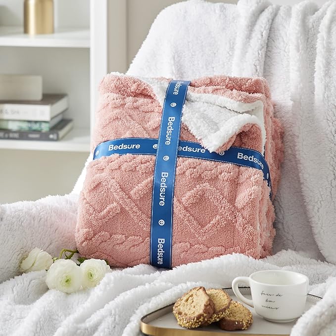 Bedsure Sherpa Fleece Blanket Twin Size for Bed - GentleSoft Fluffy & Cozy Cable Jacquard Tufted for Women Gift, Thick and Warm Blankets for Winter, Pink, 60x80 Inches