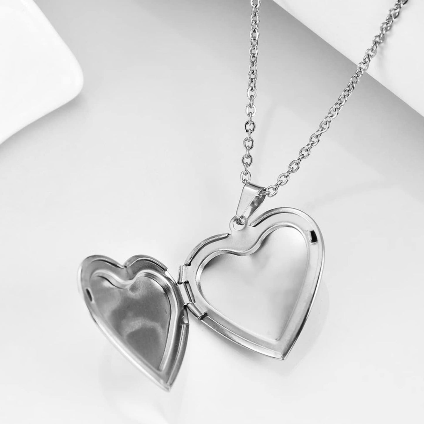PHOCKSIN Mom I Love You Silver Locket Necklace for Women Heart Locket Necklace for Girls Photo Necklace With Picture Inside Mothers Day Gifts for Women