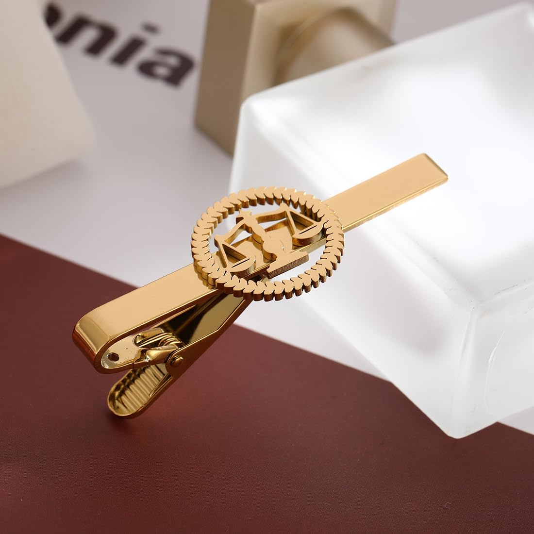 Metal Balance Badges Suit Brooch Libra Scales Brooches For Men (silver tie clip)