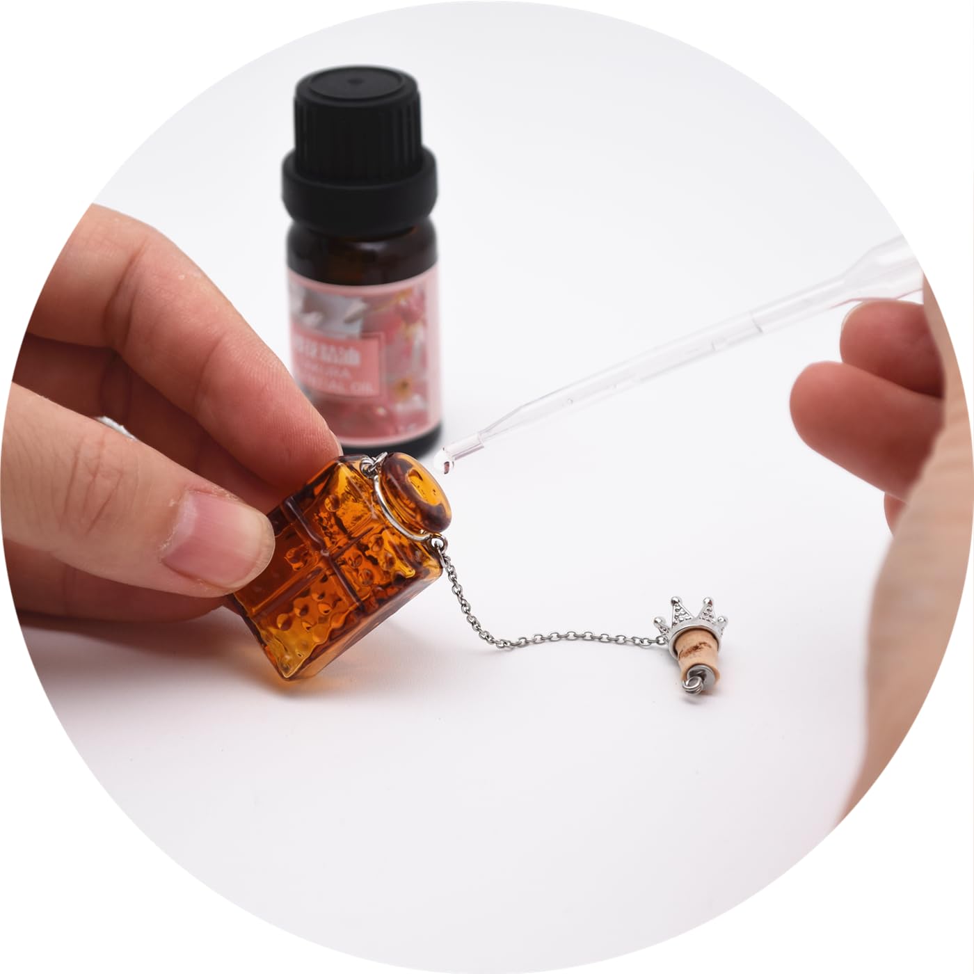 CoolDIY Handcrafted Glaze Glass Square Refillable Essential Oil Necklace Pendant - Aromatherapy Perfume Diffuser Pendant with Stainless Steel Chain (Clear)