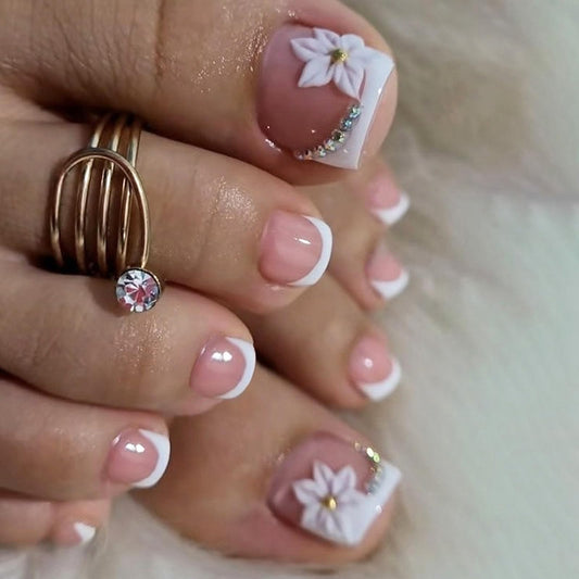 French Tip Press on Toenails Short Square Fake Toe Nails White Flower False Toenails 3D Floral Toe Press on Nails with Rhinestones Design Glossy Pink Acrylic Toenails Summer Nails for Women 24Pcs