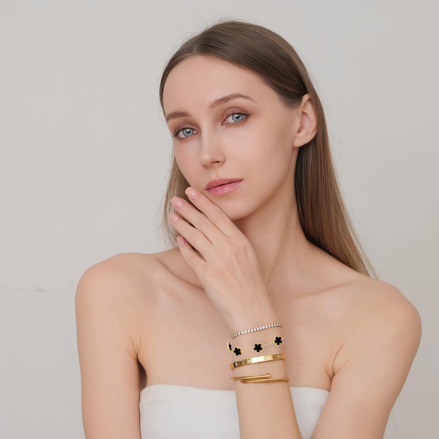 MVCOLEDY 18 K Gold Plated Love Bracelet Stack for Women 4-Piece Bracelet Shell Floral Clover Chain, Tennis Chain and Crystal Gold Bangle, Love Bracelet Design Gift Jewelry for Valentines Day