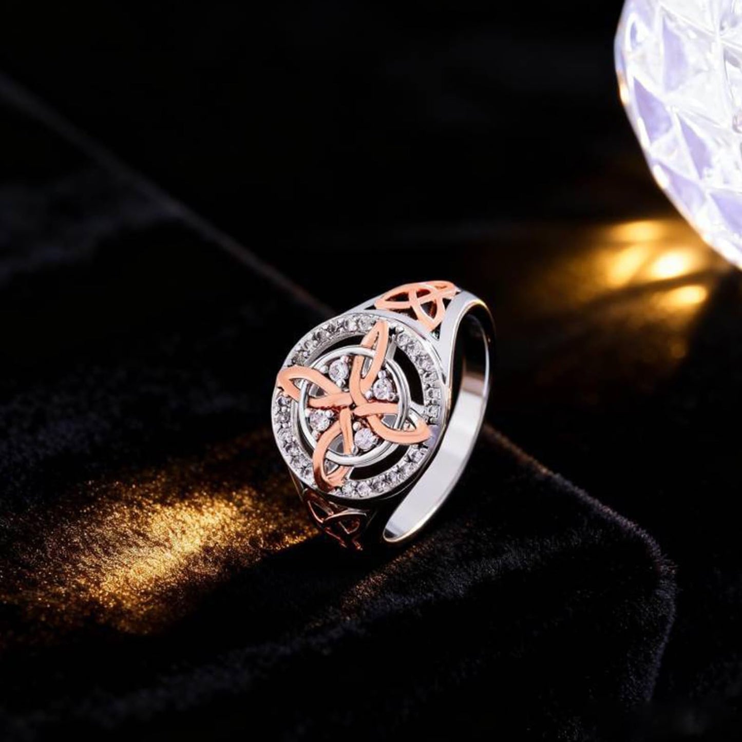 diyebof Women‘s Rings Copper Geometric Band Rings With Two Tone Zircon Accents Designed For Professional And Social Event In Sizes 6 To 10 (10)