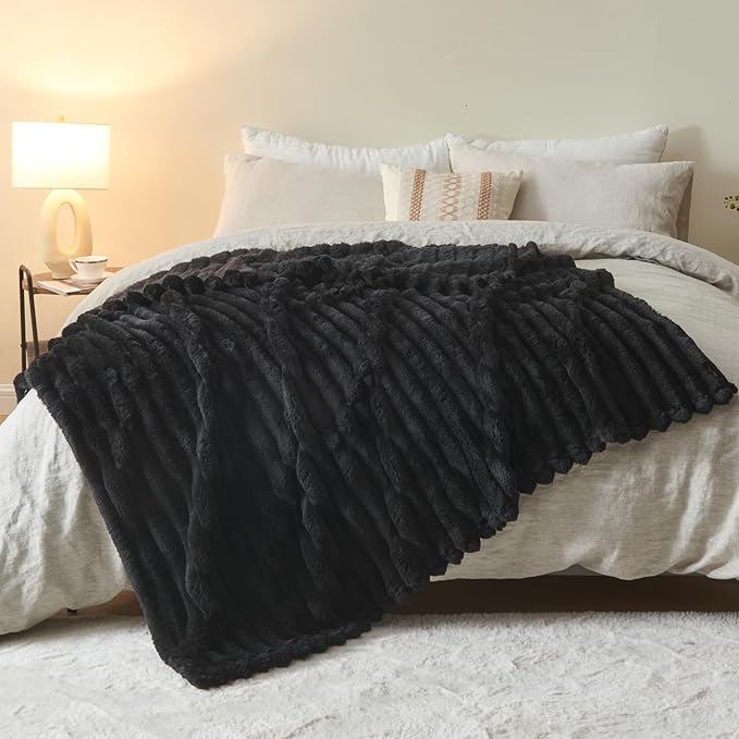 NEWCOSPLAY Super Soft Throw Blanket Black Premium Silky Flannel Fleece 3D Ribbed Jacquard Lightweight Bed Blanket All Season Use (Black Ribbed, Throw(50"x60"))