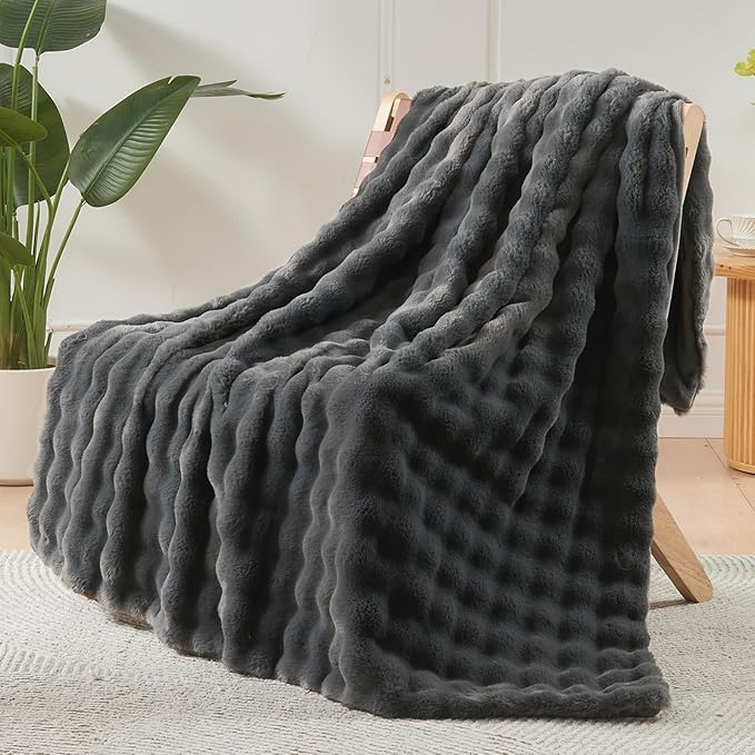 NEWCOSPLAY Faux Fur Throw Blanket Grey Bubble Blanket Thick Warm Soft for Couch Sofa Bed 550GSM (Grey, Throw(50"x60"))