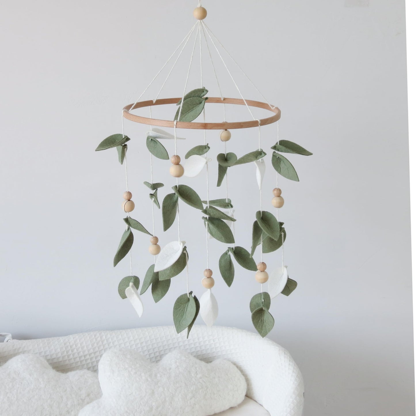 Goukurlsma Green Leaf Crib Mobile Forest Baby Mobile for Crib Green Leaf Baby Crib Mobile with Wooden Bead Woodland Baby Mobile for Bassinet Toys Hanging
