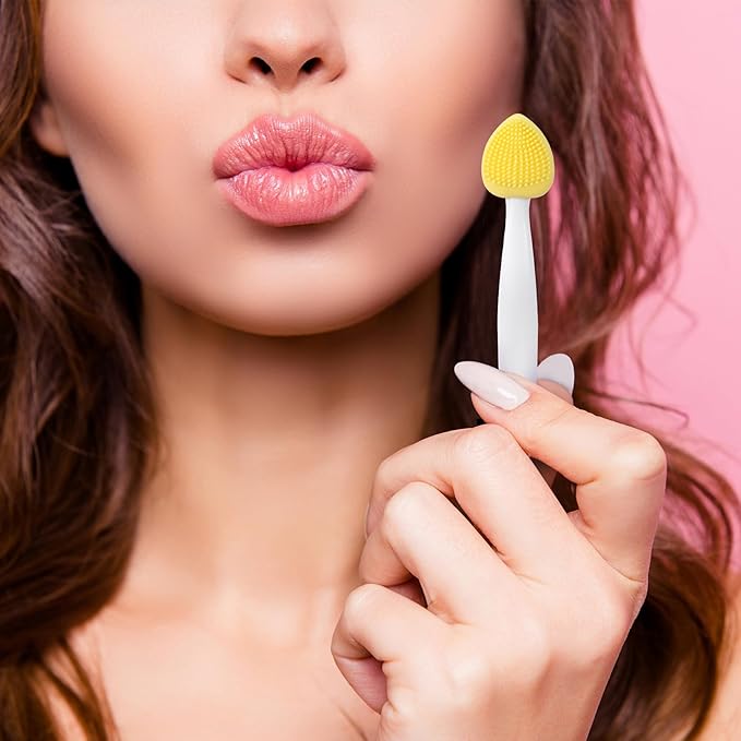 4pcs Lip Scrub Brush, Silicone Heart Lip Exfoliator Brushes Scrubber Tool, Double-Sided Lip Cleaning Exfoliating Remove Dead Skin Tool for Men Women Dark Lips- Pink & White & Blue & Yellow