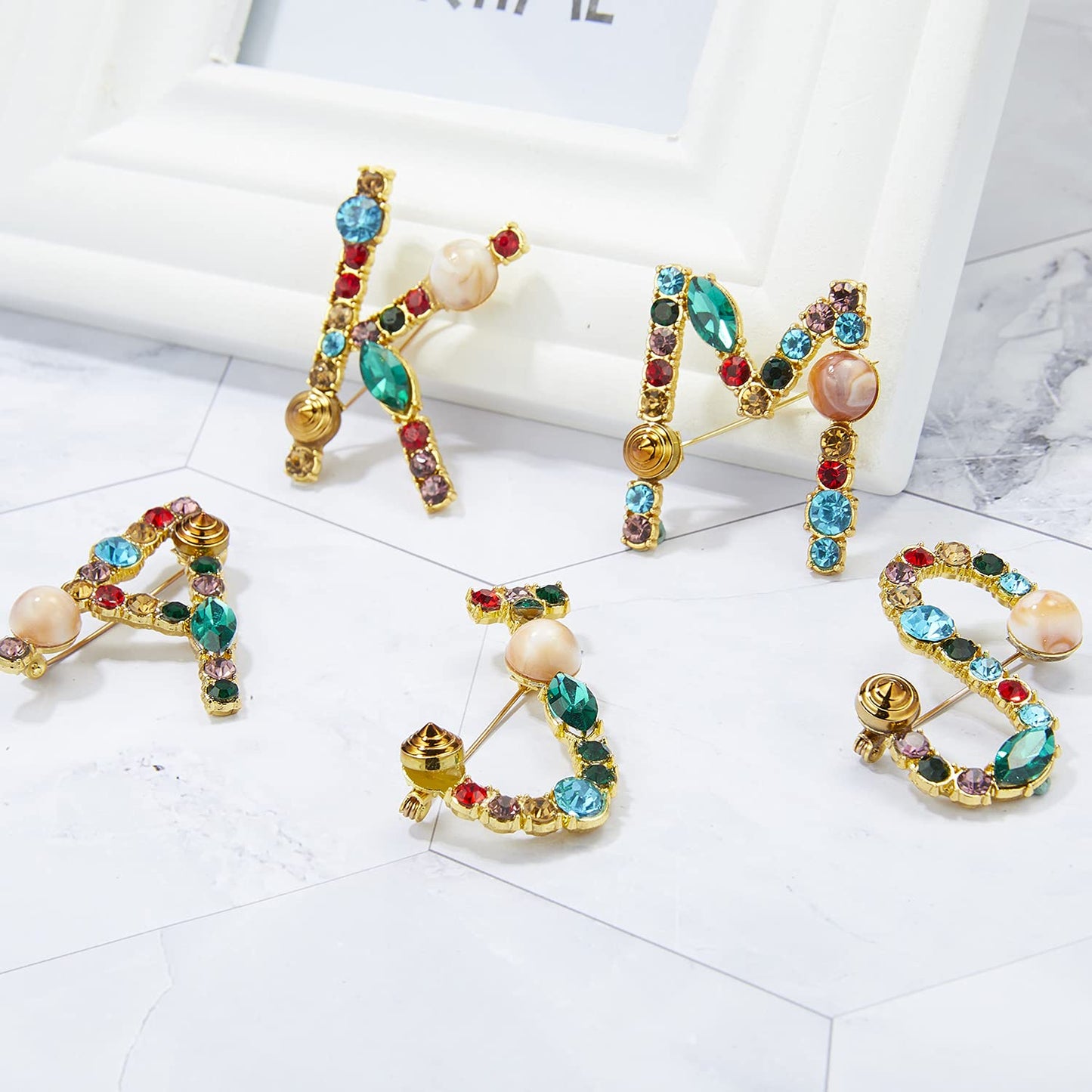 RINHOO Crystal Pearl Initial Brooch Gold Plated Enamel Colorful Letter Alphabet Breastpin Pin Jewelry for GIFTS (Gold R)