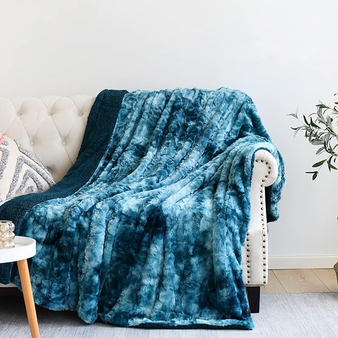 NEWCOSPLAY Super Soft Faux Fur Throw Blanket for Couch Dark Blue Sherpa Fuzzy Plush Warm Blanket for Sofa Bed (Dark Blue, Throw(50"x60"))