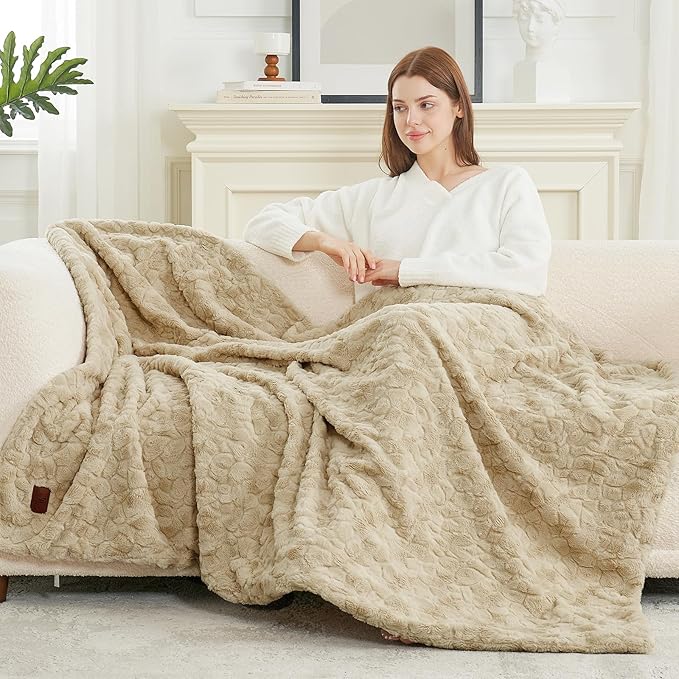 Cozy Bliss Faux Fur Throw Blanket for Couch, Fuzzy Soft Plush Thick Warm Fluffy Reversible Wave Textured Blanket for Sofa Bedroom Living Room, 55 * 70 Inches Kahki