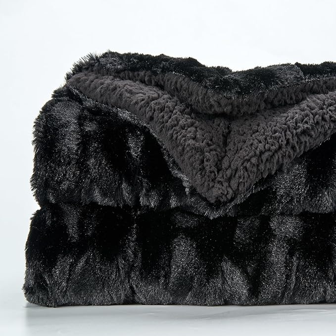 NEWCOSPLAY Super Soft Faux Fur Blanket Twin Size Black Sherpa Fuzzy Plush Warm Blanket for Sofa Bed (Black, Twin(60"x80"))