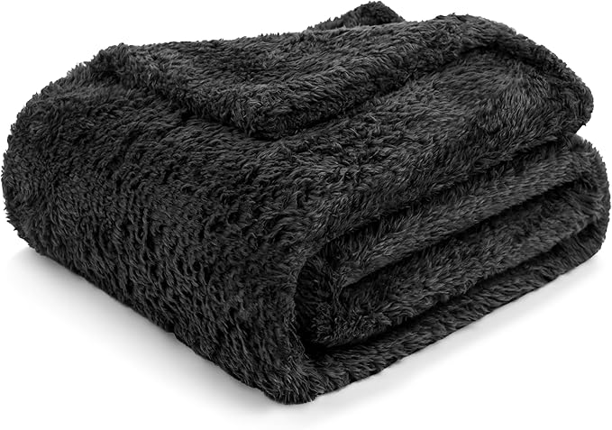 PAVILIA Sherpa Throw Blanket for Couch Sofa, Black Fluffy Warm Plush Blanket for Bed, Cozy Super Soft Lightweight Throw, Fuzzy Decorative Blanket, All Season Home, 50x60