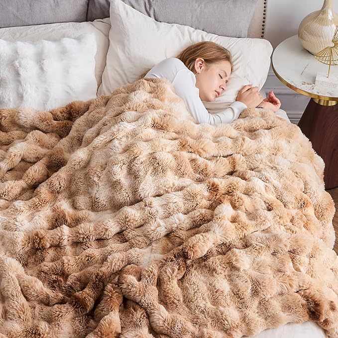 NEWCOSPLAY Faux Fur Twin Blanket Tie-dye Beige Luxury Fluffy Thick Warm Bubble Blanket for Couch Sofa Bed 700GSM (Tie-dye Beige, Twin(60"x80"))