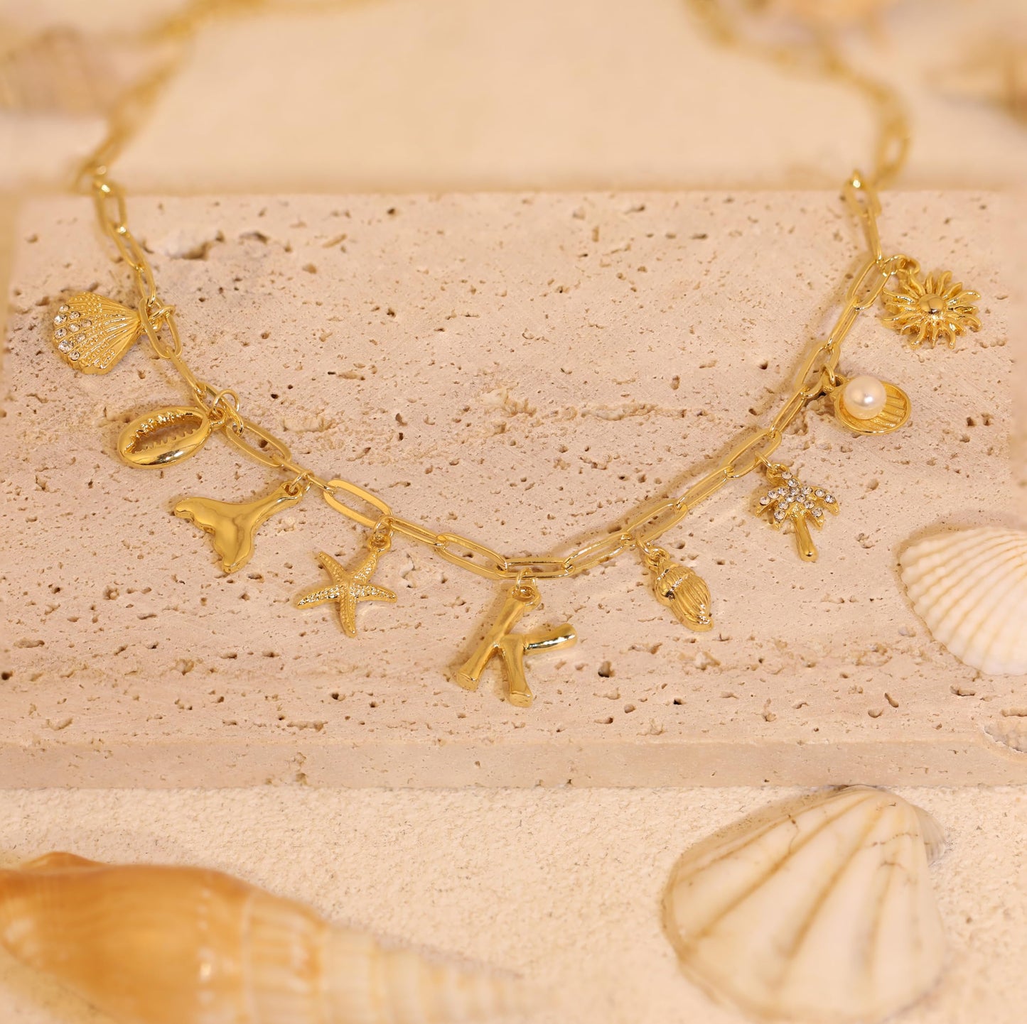 JALZEMPL Initial Charm Necklaces For Women Shell Letter Paperclip Chain Seashell Starfish Beach Summer Pendant Boho Surfer 14K Gold Plated Jewelry Gift (Q)