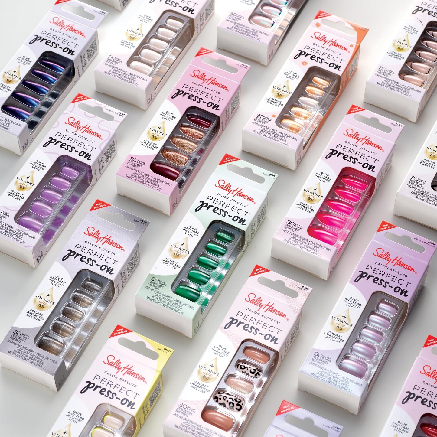 Sally Hansen Salon Effects Perfect Press-On Nails | Oval Shape | Easy to Apply, Non-Damaging | 30 Nails, Nail Glue, Adhesive Tabs, File | Swoop There It Is