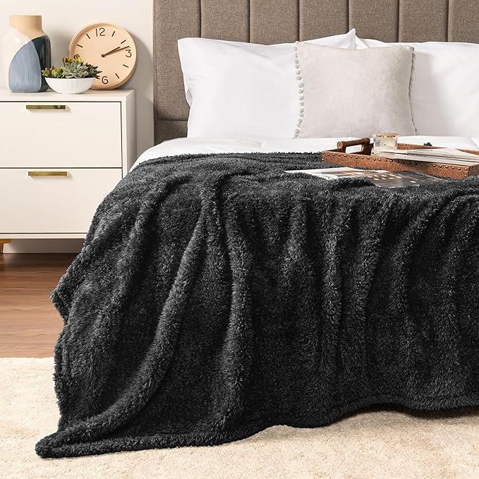 Pavilia Sherpa Bed Blanket King Size, Black Plush Soft Cozy Fluffy Lightweight Microfiber Fuzzy All Season Blanket, 90x108 King