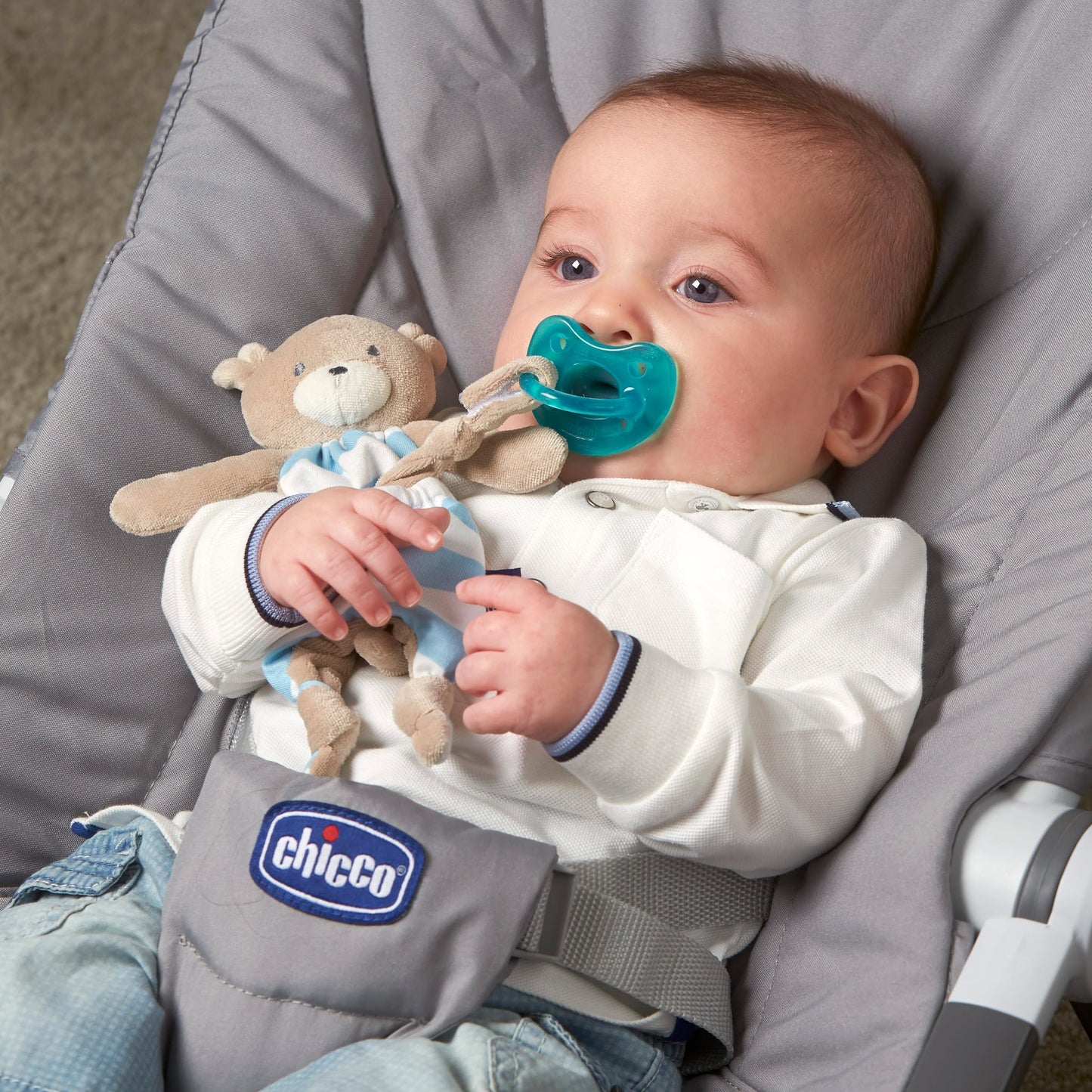 Chicco Pocket Buddies Soft Pacifier Holder-Lovey, Soothing Plush Toy Animal 0m+, Blue Bear