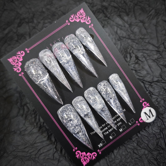 10Pcs(1Pack) Handmade Press On Nails Long Stiletto 33mm Silver Glitter Ice Clear Gradient Minimalist Luxury Nails for Women Party Holiday Photo Wedding Size M
