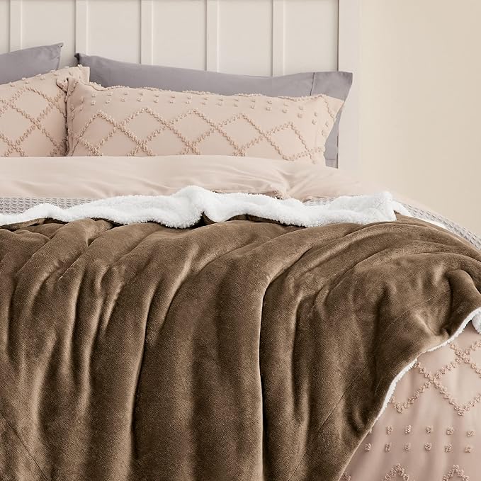 Bedsure Sherpa Fleece Blankets King Size for Bed - Thick and Warm, Soft Fuzzy Plush King Blanket for Winter, Camel, 108x90 Inches